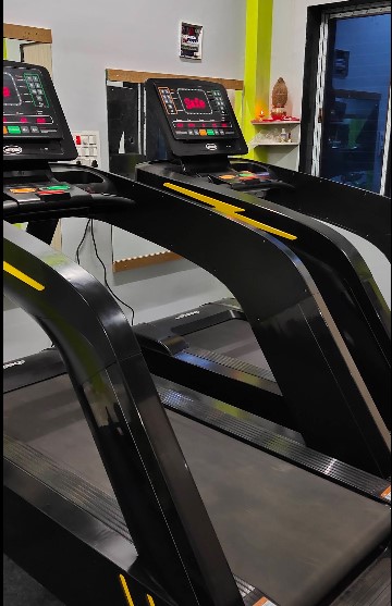 Commercial Motorized Treadmills Cardio Zone